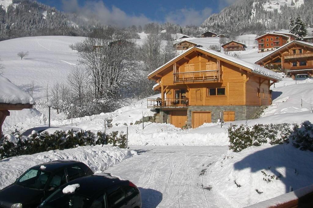 A4 Km De Megeve Tres Joli Studio Avec Jacuzzi ,Vue Sur Les Montagnes Au Calme Praz-sur-Arly Luaran gambar