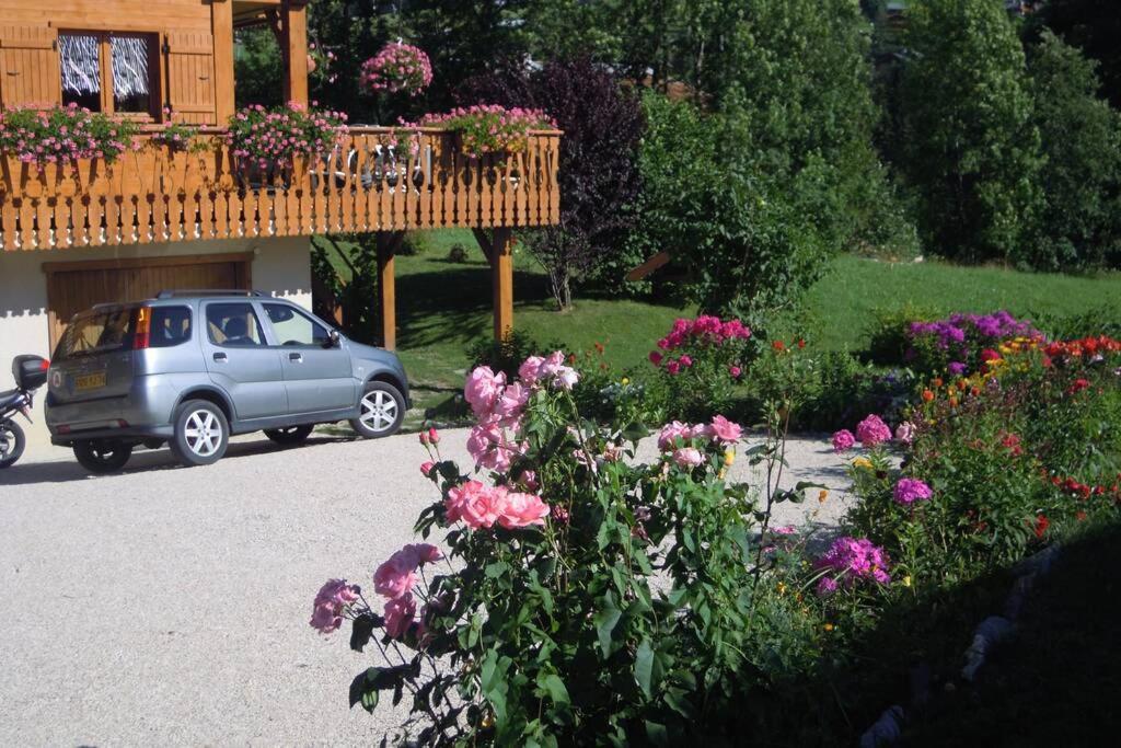 A4 Km De Megeve Tres Joli Studio Avec Jacuzzi ,Vue Sur Les Montagnes Au Calme Praz-sur-Arly Luaran gambar