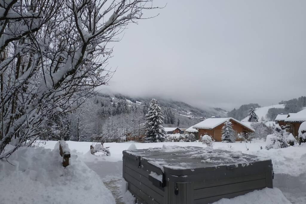 A4 Km De Megeve Tres Joli Studio Avec Jacuzzi ,Vue Sur Les Montagnes Au Calme Praz-sur-Arly Luaran gambar