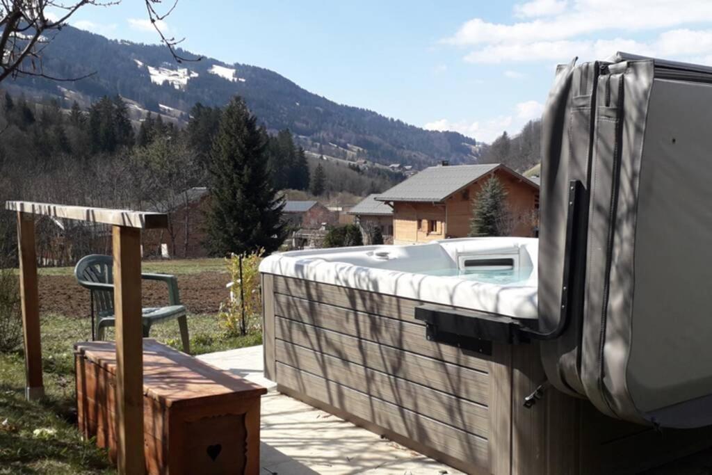 A4 Km De Megeve Tres Joli Studio Avec Jacuzzi ,Vue Sur Les Montagnes Au Calme Praz-sur-Arly Luaran gambar