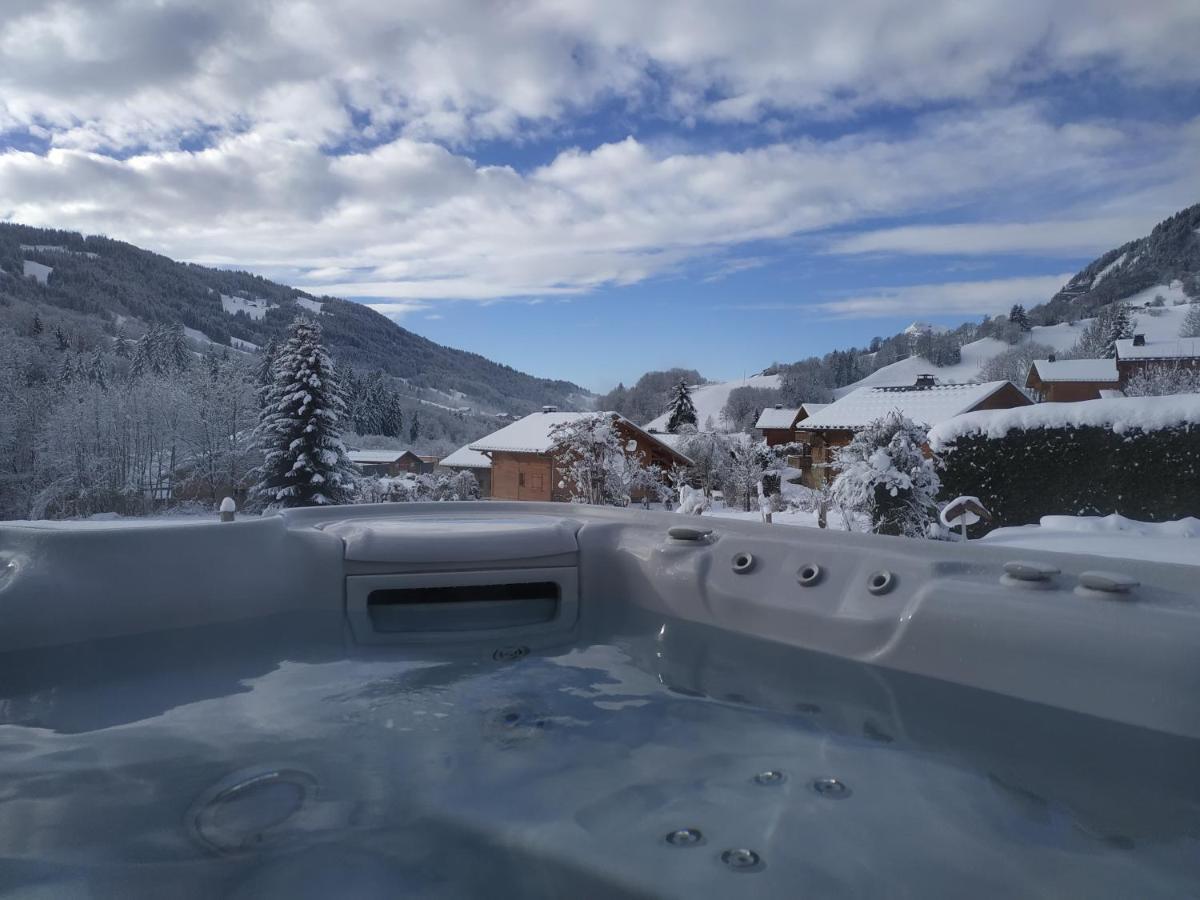 A4 Km De Megeve Tres Joli Studio Avec Jacuzzi ,Vue Sur Les Montagnes Au Calme Praz-sur-Arly Luaran gambar