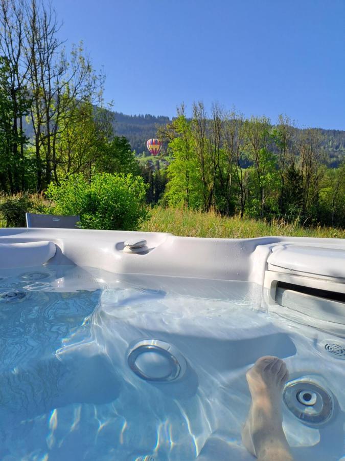 A4 Km De Megeve Tres Joli Studio Avec Jacuzzi ,Vue Sur Les Montagnes Au Calme Praz-sur-Arly Luaran gambar